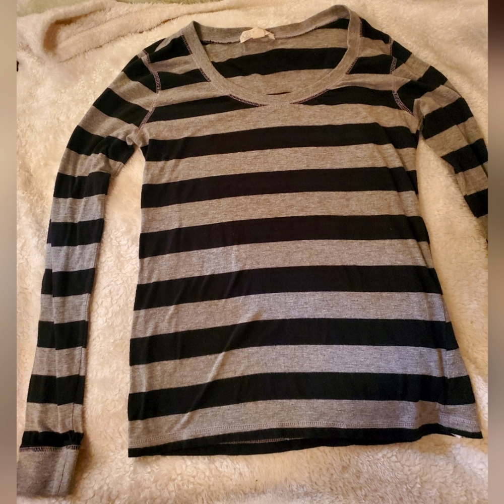 XXL Brand Long Sleeve Black and Grey Striped Shirt Size Large